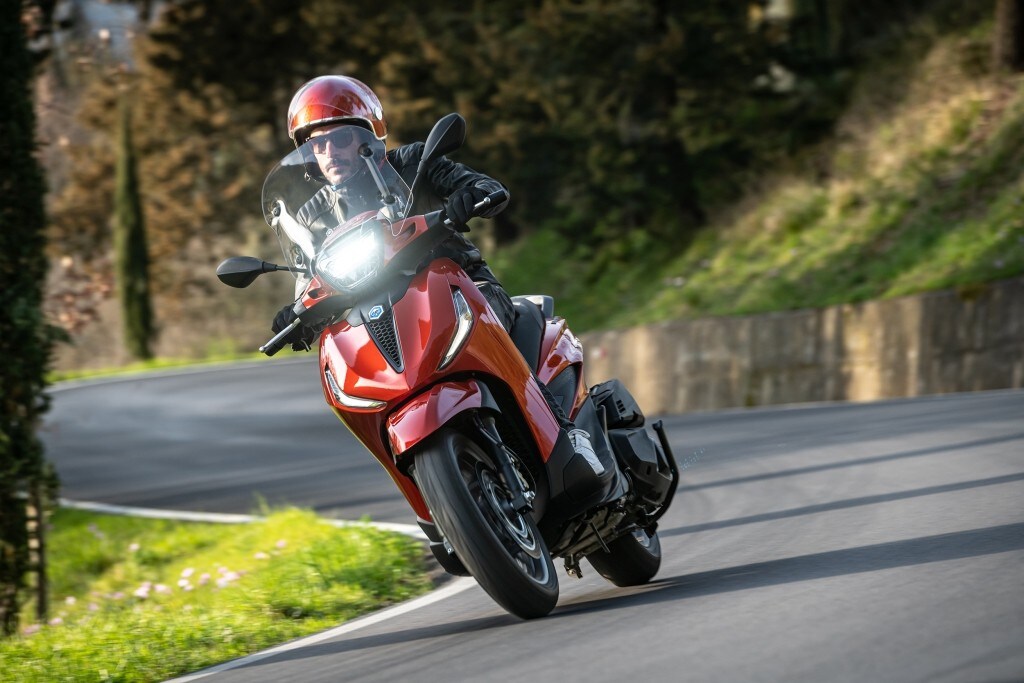 Piaggio porta il Beverly in tour in Italia